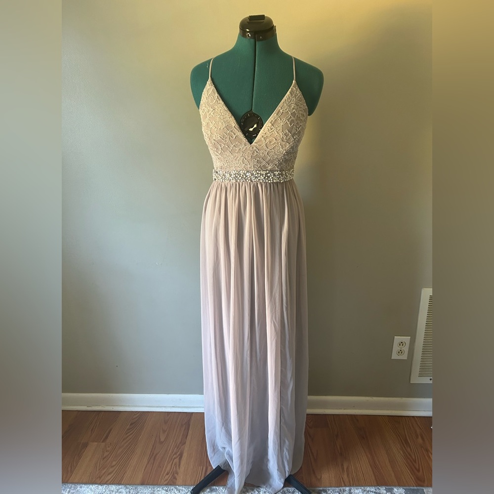 Very airy and tight from the chest and waist